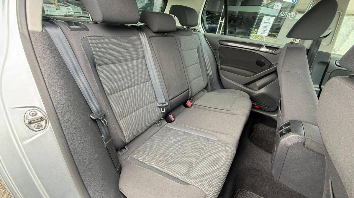 volkswagen-golf-2010-diesel-1598cc