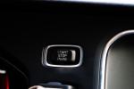 volvo-v40-cross-country-2016-diesel-1969cc