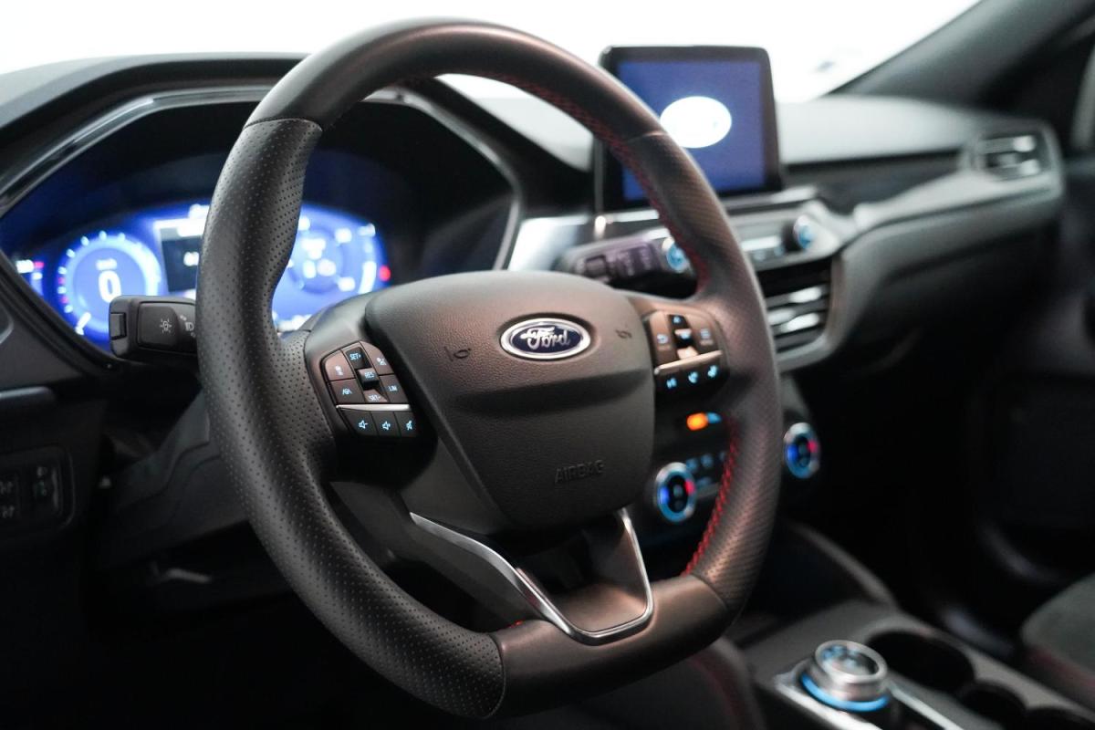 ford-kuga-2023-hibrido-a-gasolina-2488cc