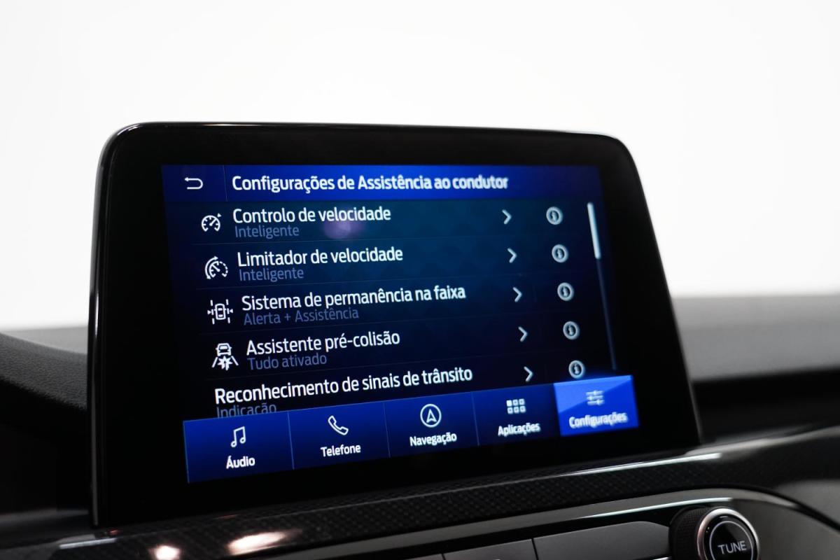 ford-kuga-2023-hibrido-a-gasolina-2488cc