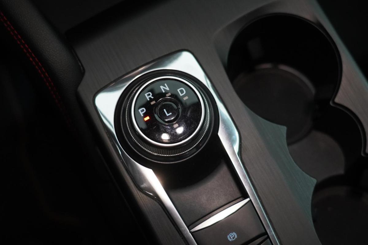 ford-kuga-2023-hibrido-a-gasolina-2488cc