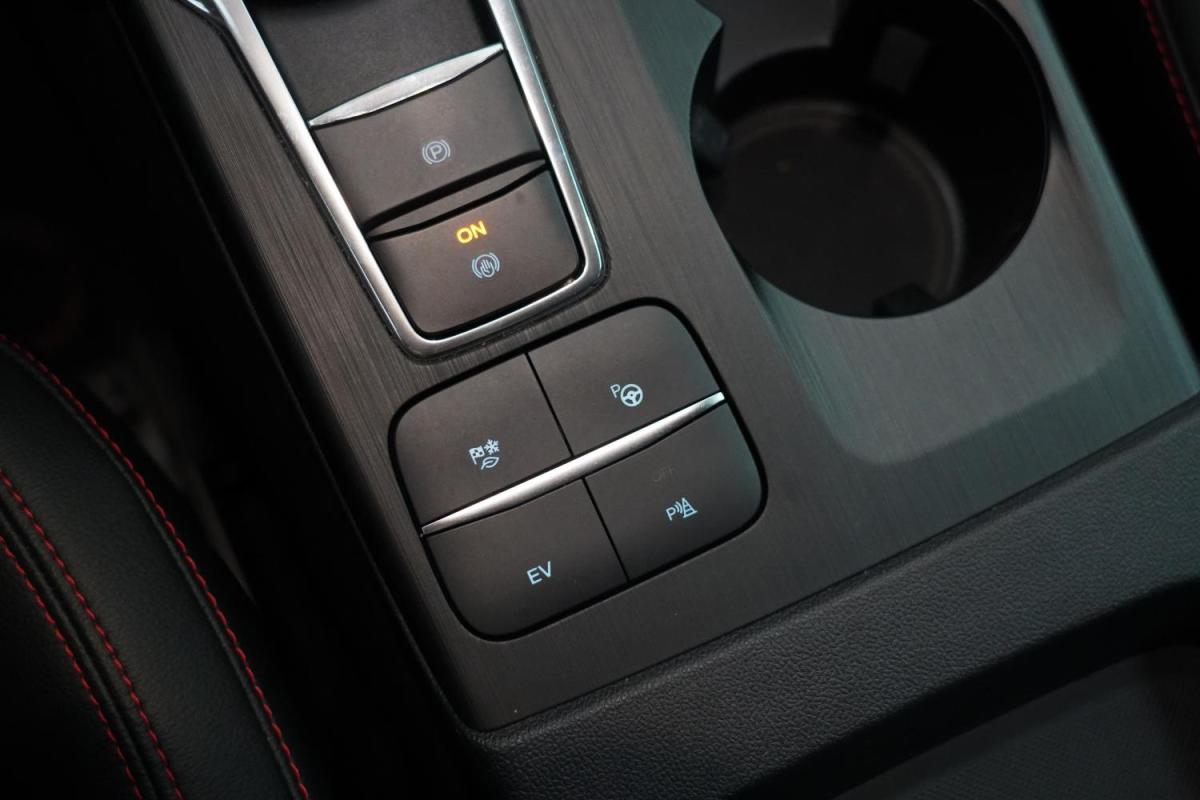 ford-kuga-2023-hibrido-a-gasolina-2488cc