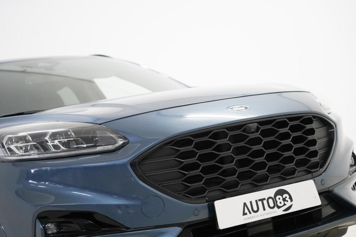 ford-kuga-2023-hibrido-a-gasolina-2488cc