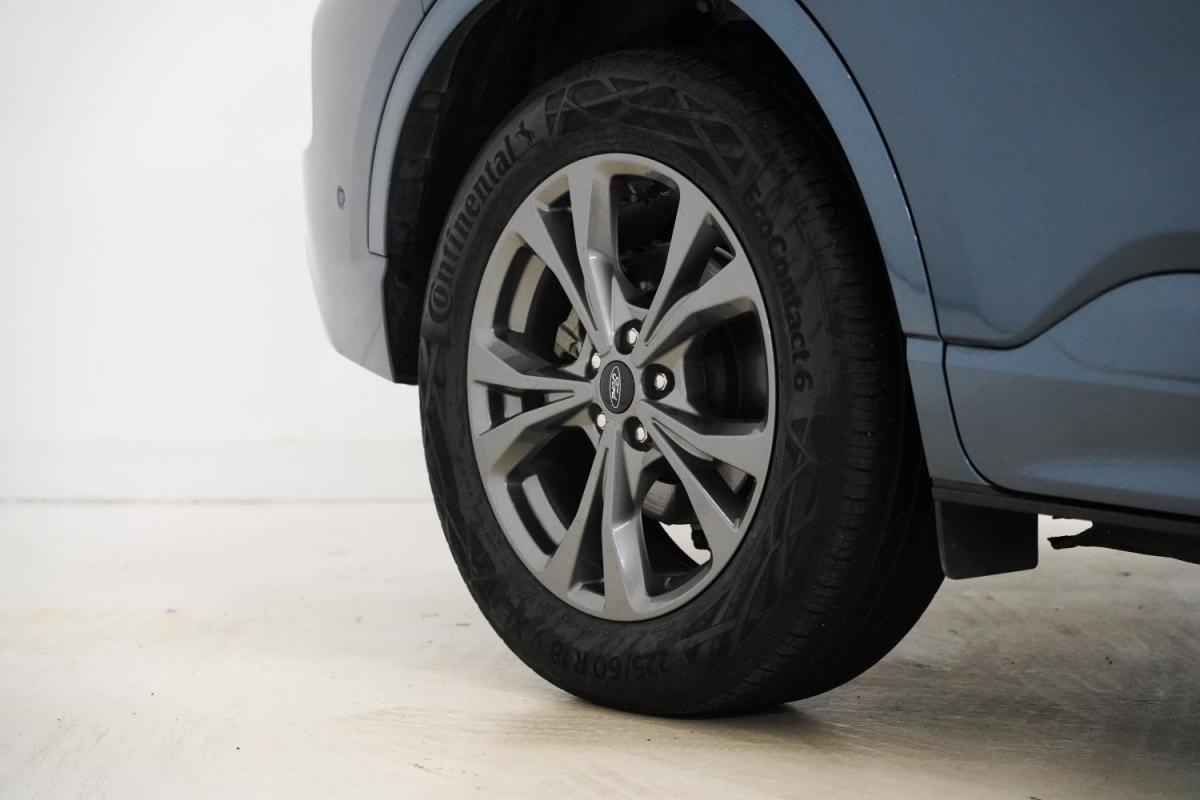 ford-kuga-2023-hibrido-a-gasolina-2488cc