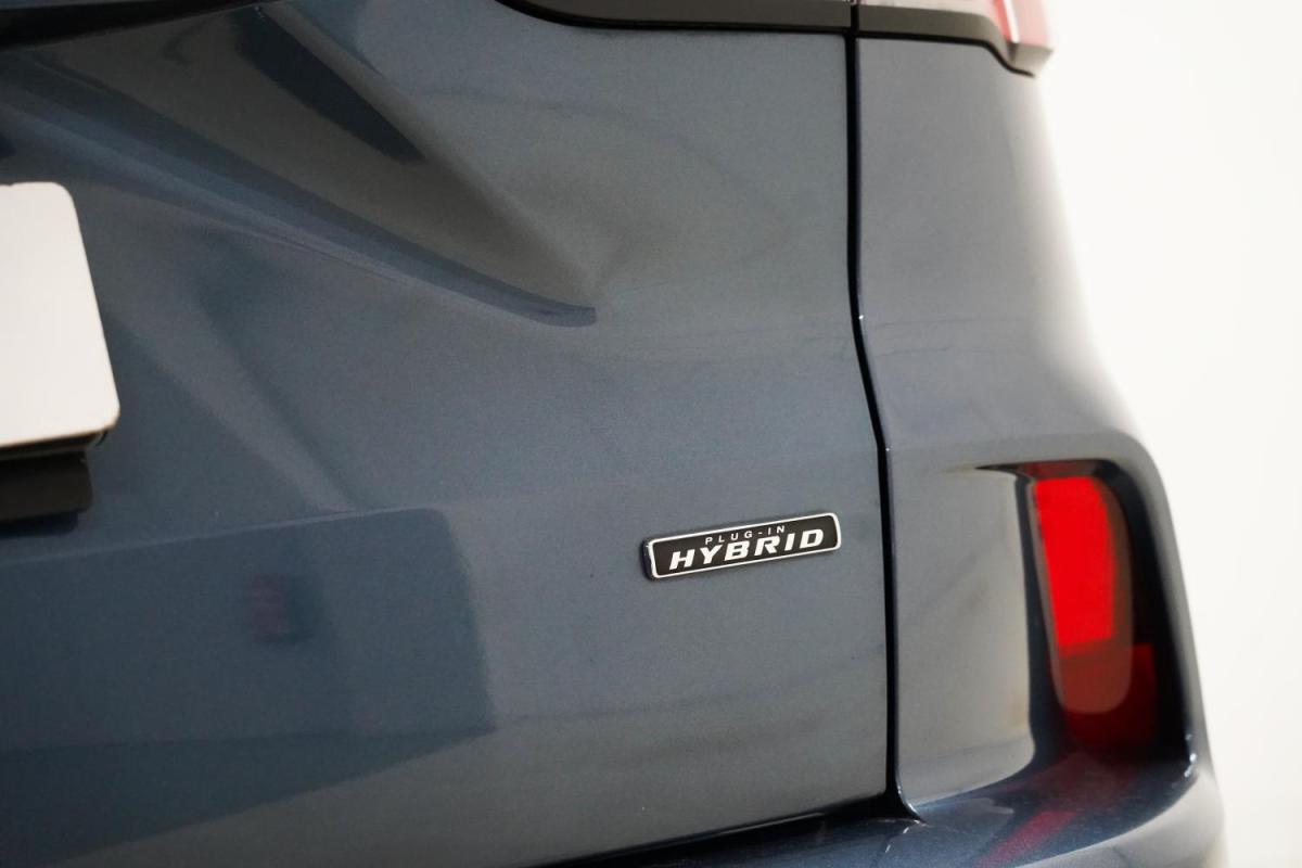 ford-kuga-2023-hibrido-a-gasolina-2488cc