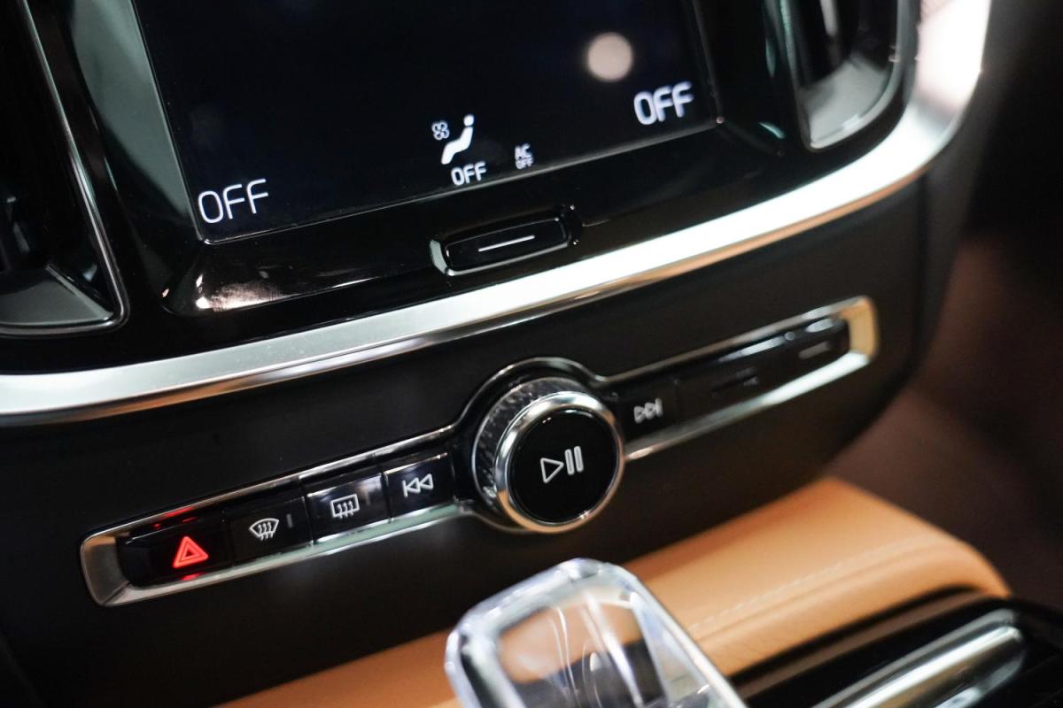 volvo-v60-2019-hibrido-a-gasolina-1969cc