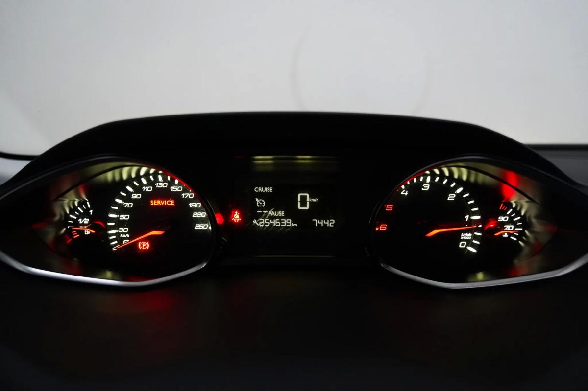 peugeot-308-sw-2015-diesel-1560cc