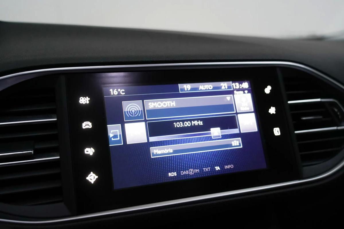 peugeot-308-sw-2015-diesel-1560cc