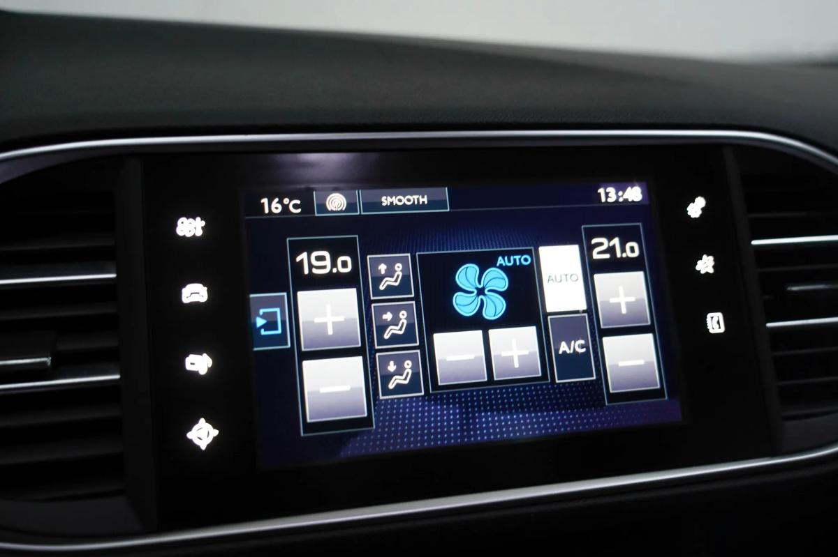 peugeot-308-sw-2015-diesel-1560cc