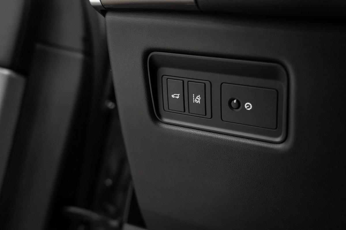 land-rover-range-rover-sport-2017-diesel-1999cc