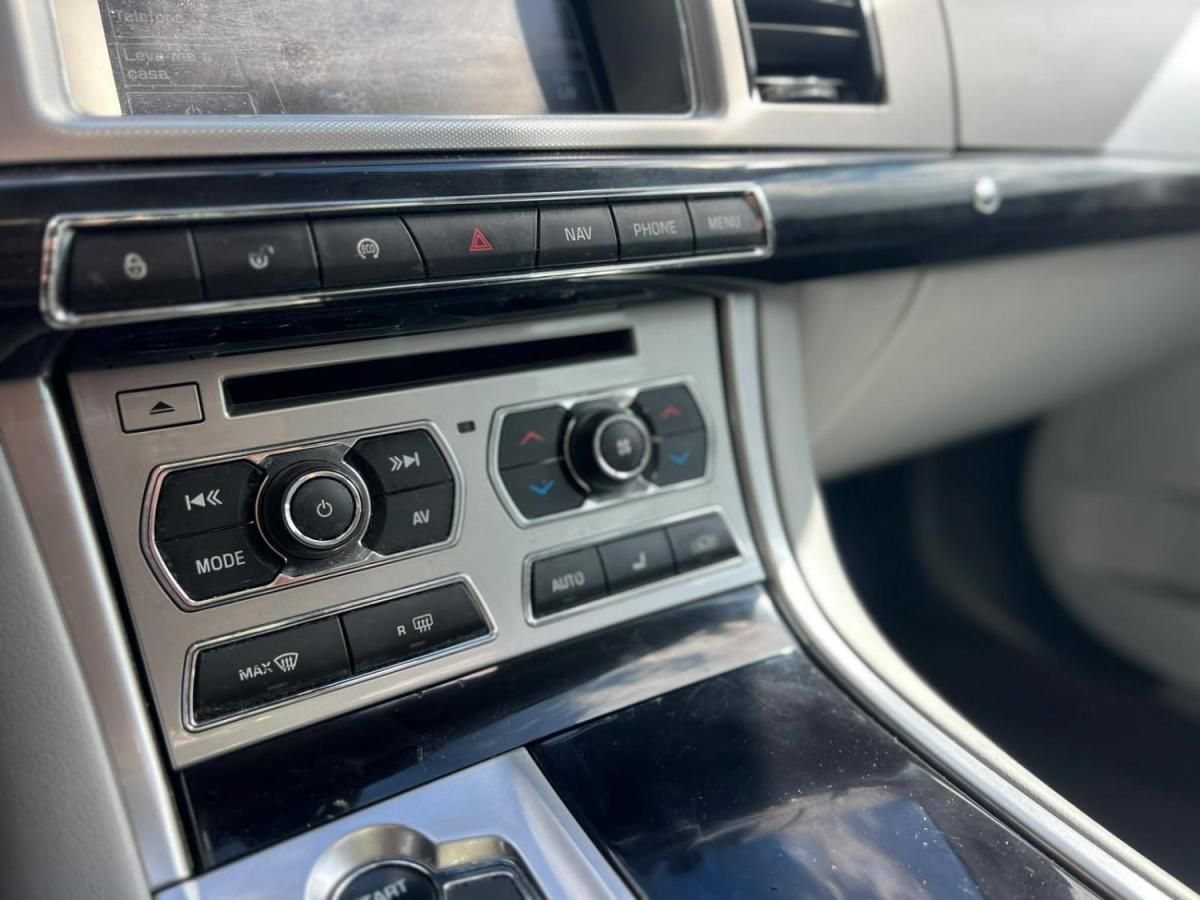 jaguar-xf-sportbrake-2014-diesel-2179cc