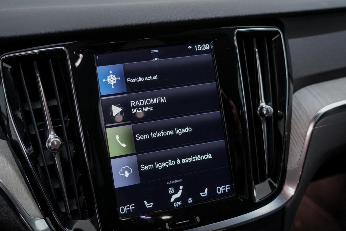 volvo-v60-2018-diesel-1969cc
