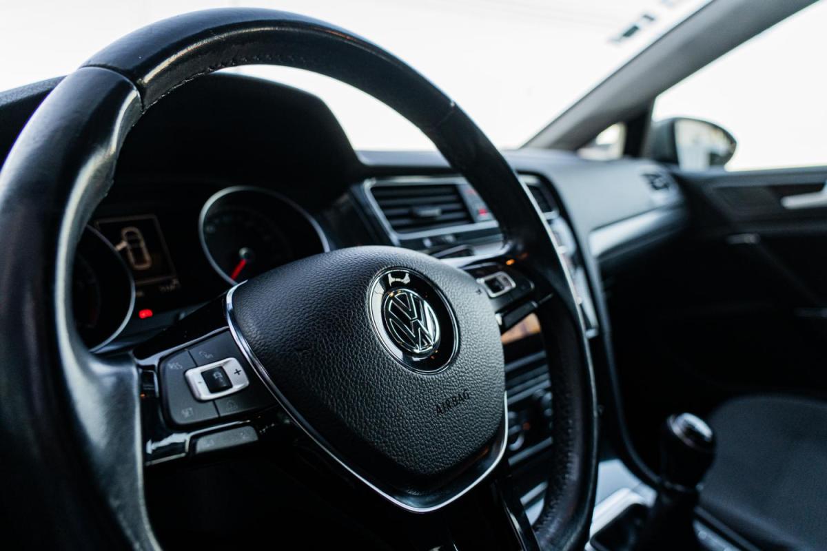 volkswagen-golf-2017-diesel-1598cc