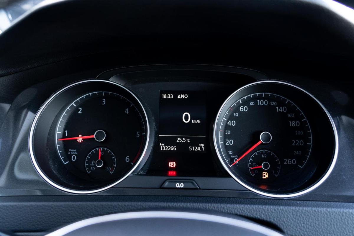 volkswagen-golf-2017-diesel-1598cc