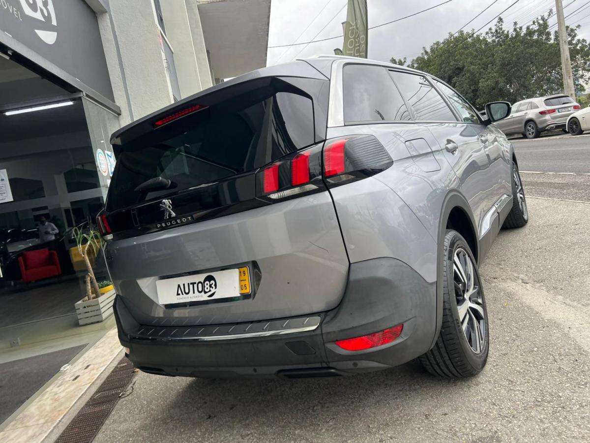 peugeot-5008-2019-diesel-1499cc
