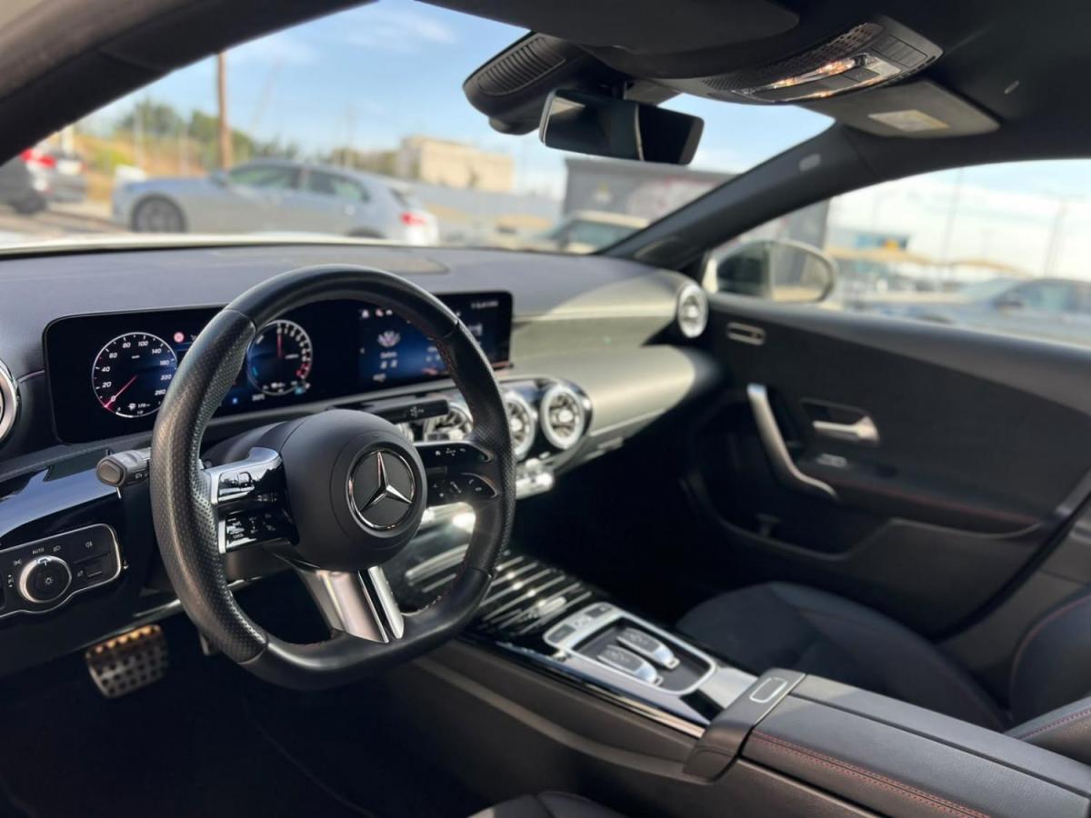 mercedes-benz-classe-a-2024-hibrido-a-gasolina-1332cc