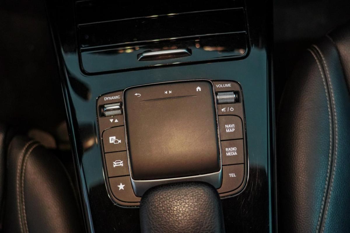 mercedes-benz-classe-a-2022-hibrido-a-gasolina-1332cc