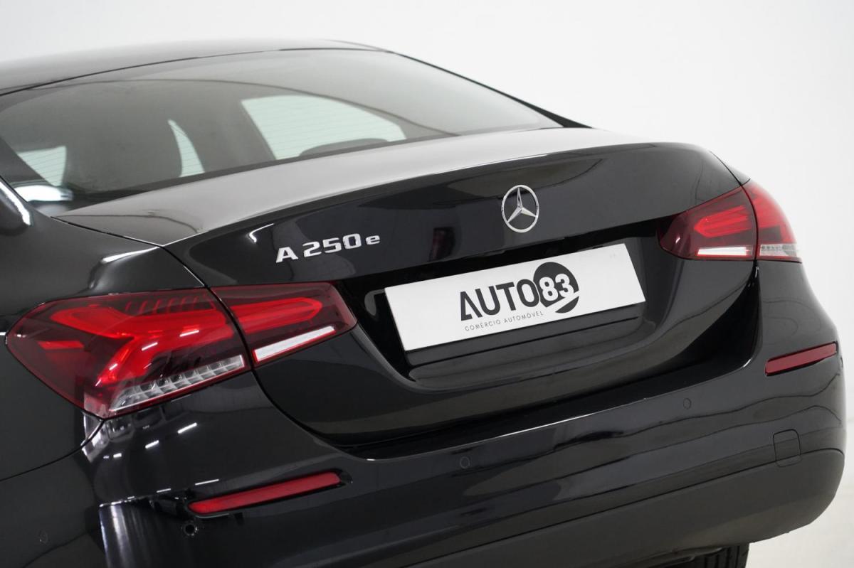 mercedes-benz-classe-a-2022-hibrido-a-gasolina-1332cc