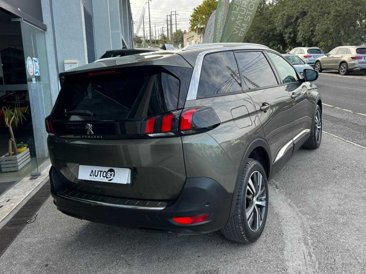 peugeot-5008-2017-diesel-1560cc