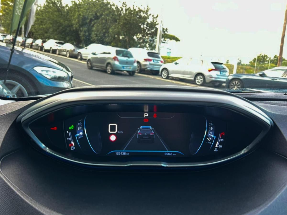peugeot-5008-2017-diesel-1560cc