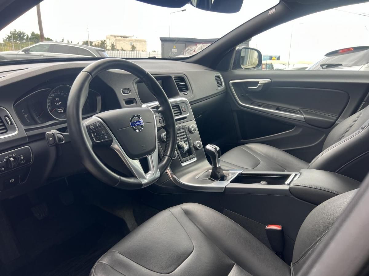 volvo-v60-cross-country-2016-diesel-1969cc