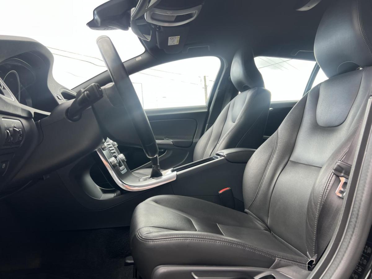 volvo-v60-cross-country-2016-diesel-1969cc