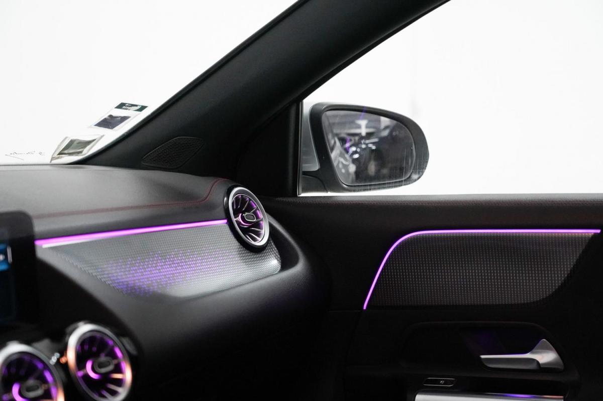 mercedes-benz-eqa-2022-eletrico-0cc