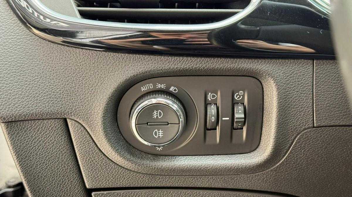opel-astra-sport-tourer-2018-diesel-1598cc