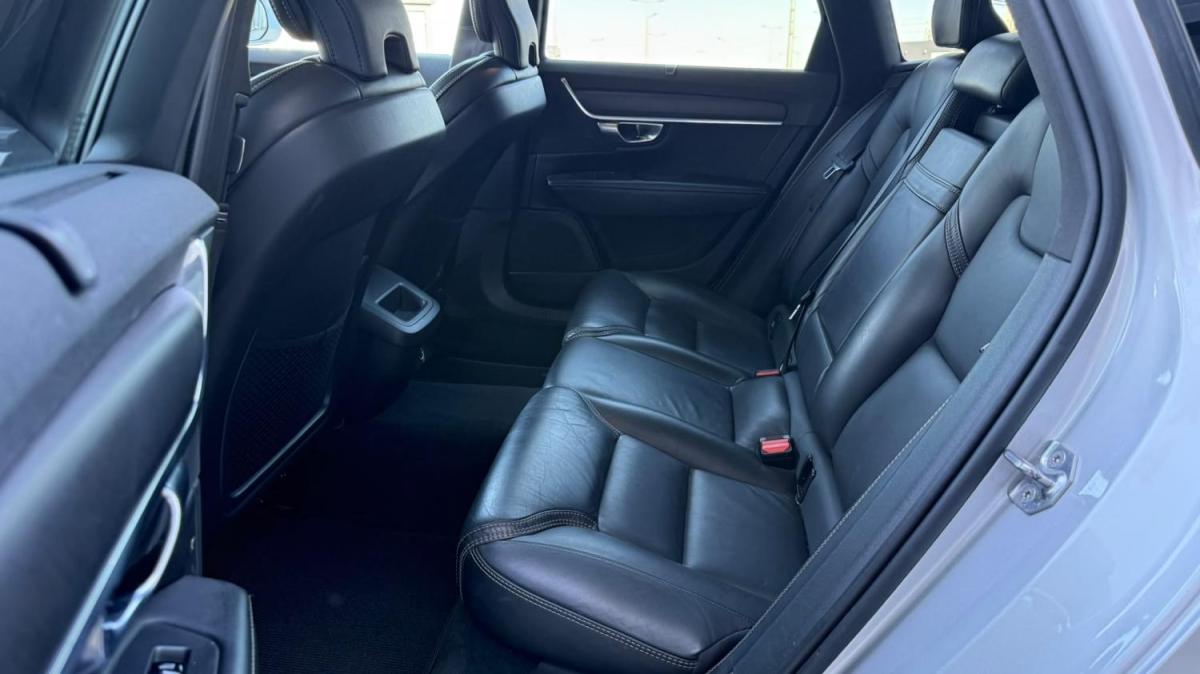volvo-v40-cross-country-2015-diesel-1969cc