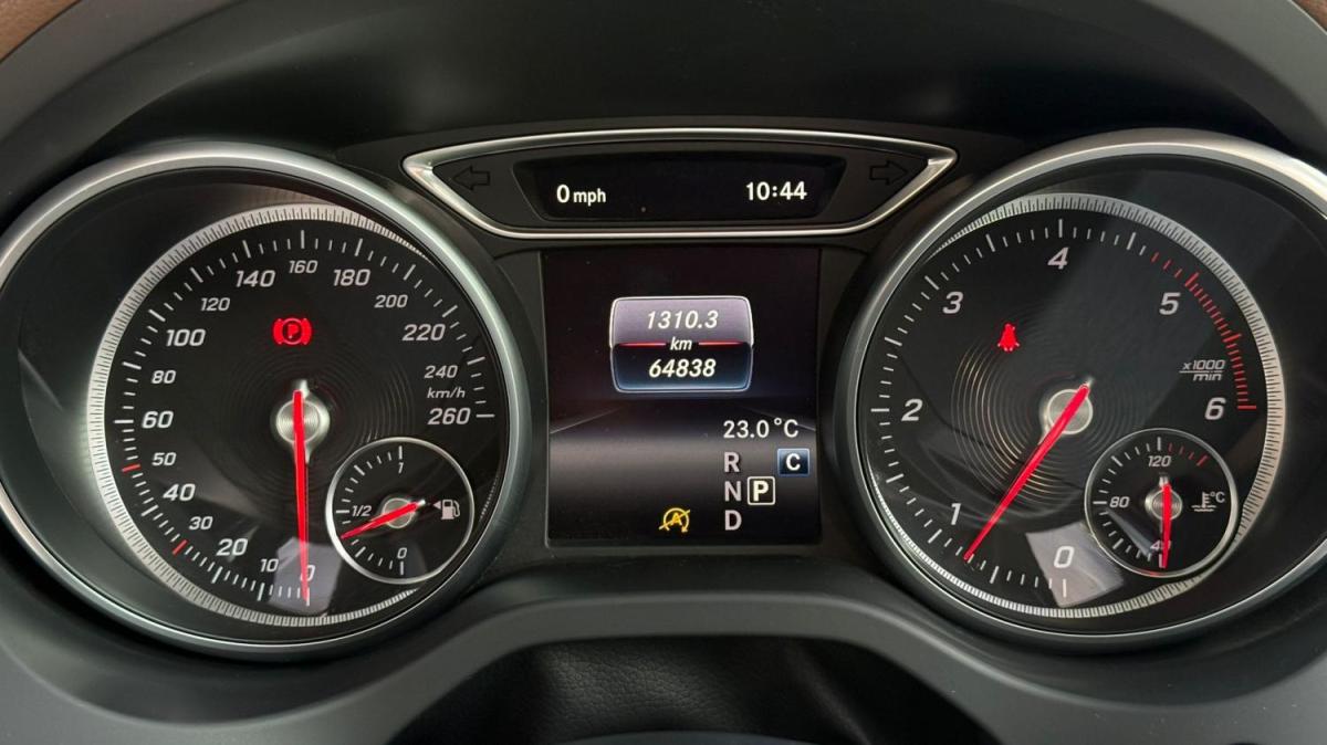 mercedes-benz-gla-2017-diesel-2143cc