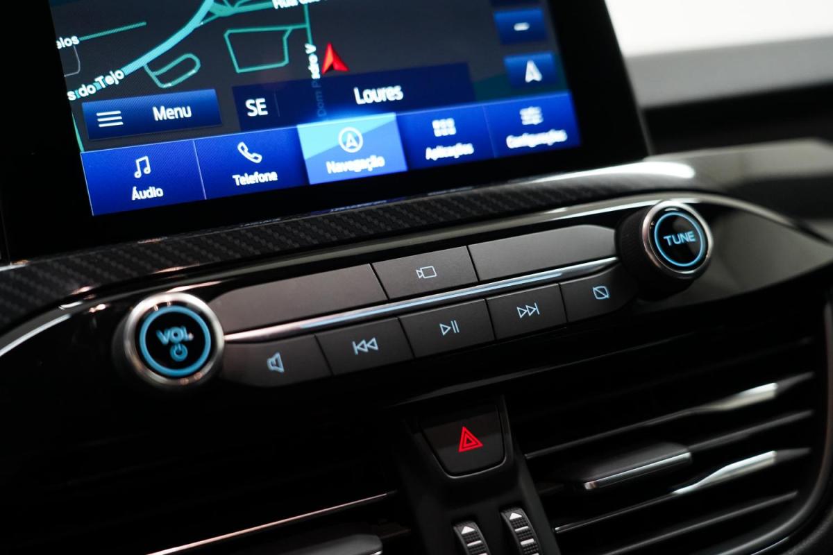 ford-kuga-2023-hibrido-a-gasolina-2488cc