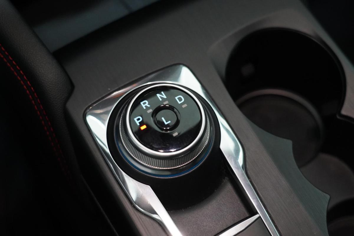 ford-kuga-2023-hibrido-a-gasolina-2488cc