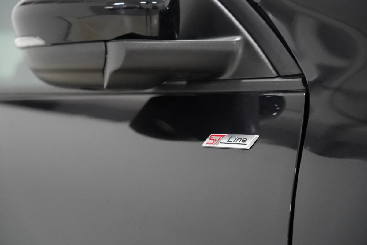 ford-kuga-2023-hibrido-a-gasolina-2488cc