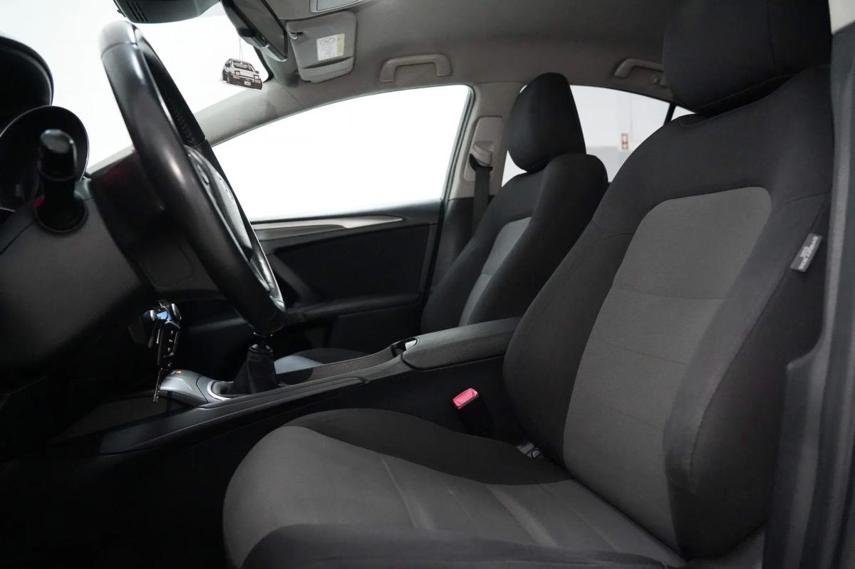 toyota-avensis-2016-diesel-1598cc