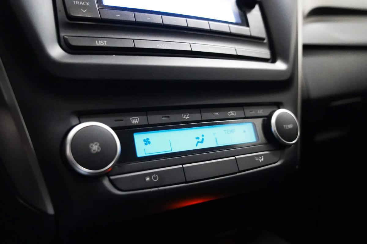 toyota-avensis-2016-diesel-1598cc