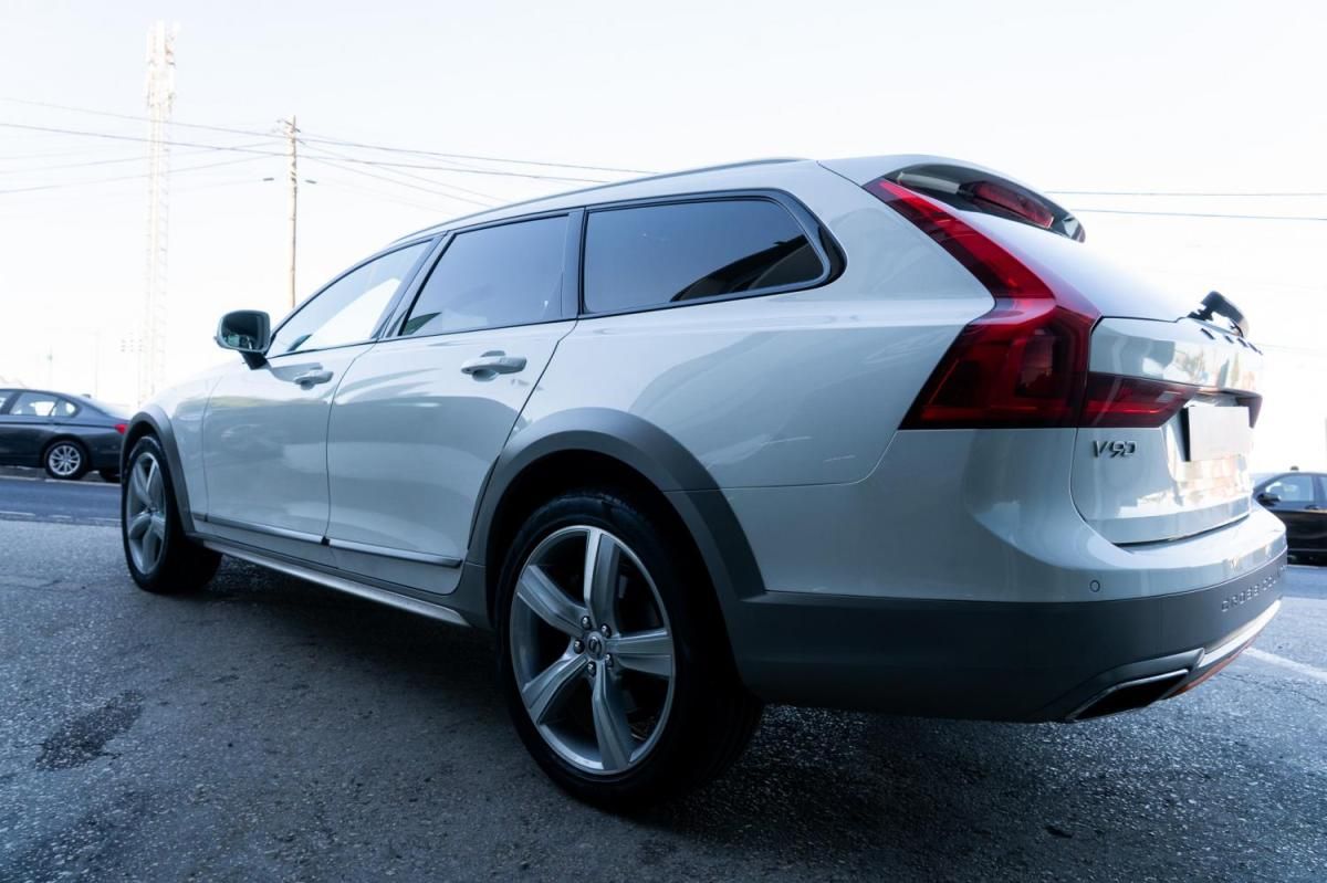 volvo-v40-cross-country-2018-diesel-1969cc