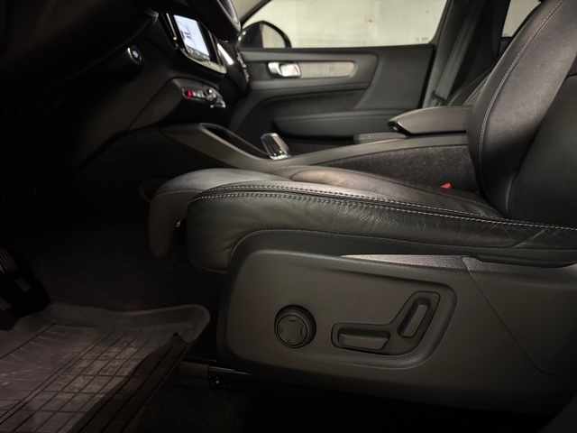 volvo-xc40-1-5-t2-2022-gasolina-1477cc