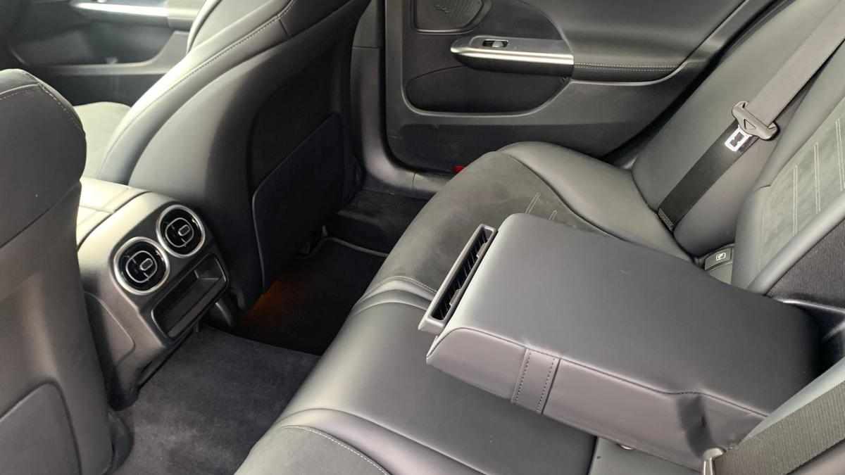 mercedes-benz-classe-c-2023-hibrido-a-gasolina-1999cc