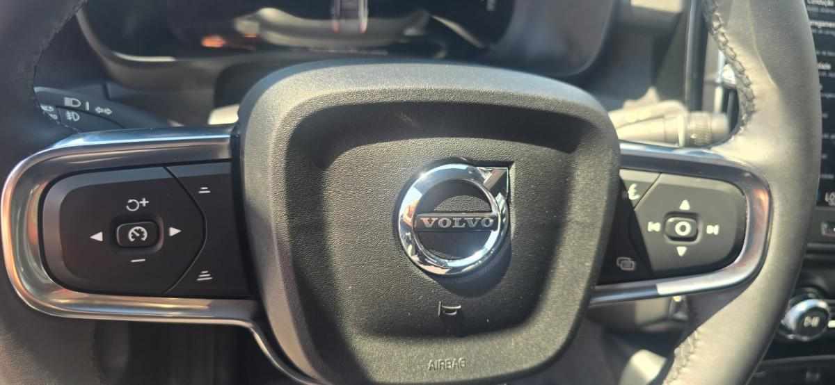 volvo-c40-recharge-pure-electric-2023-eletrico