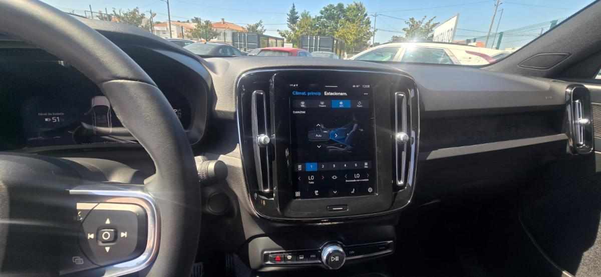volvo-c40-recharge-pure-electric-2023-eletrico