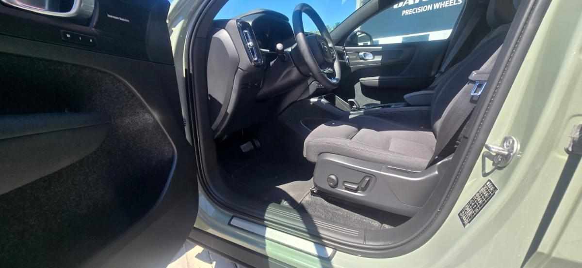 volvo-c40-recharge-pure-electric-2023-eletrico