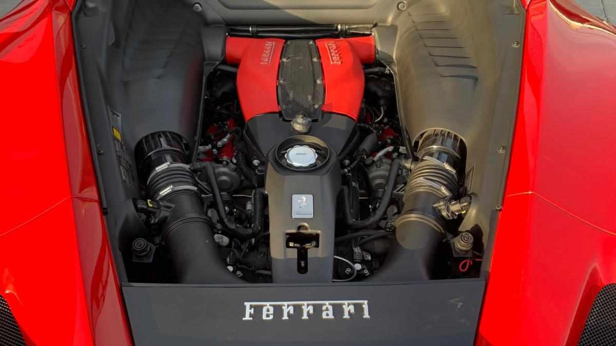 ferrari-f8-tributo-3-9-v8-2021-gasolina-3902cc