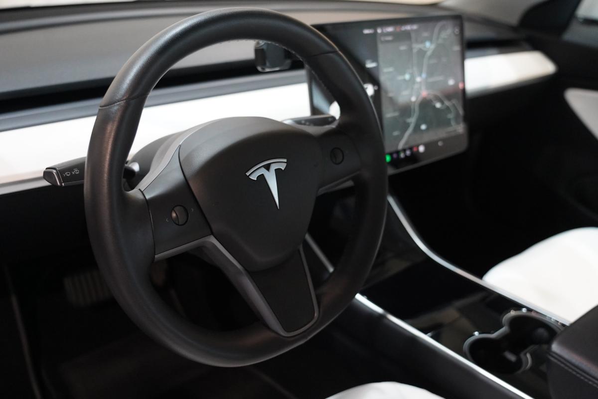tesla-model-3-2019-eletrico-500cc