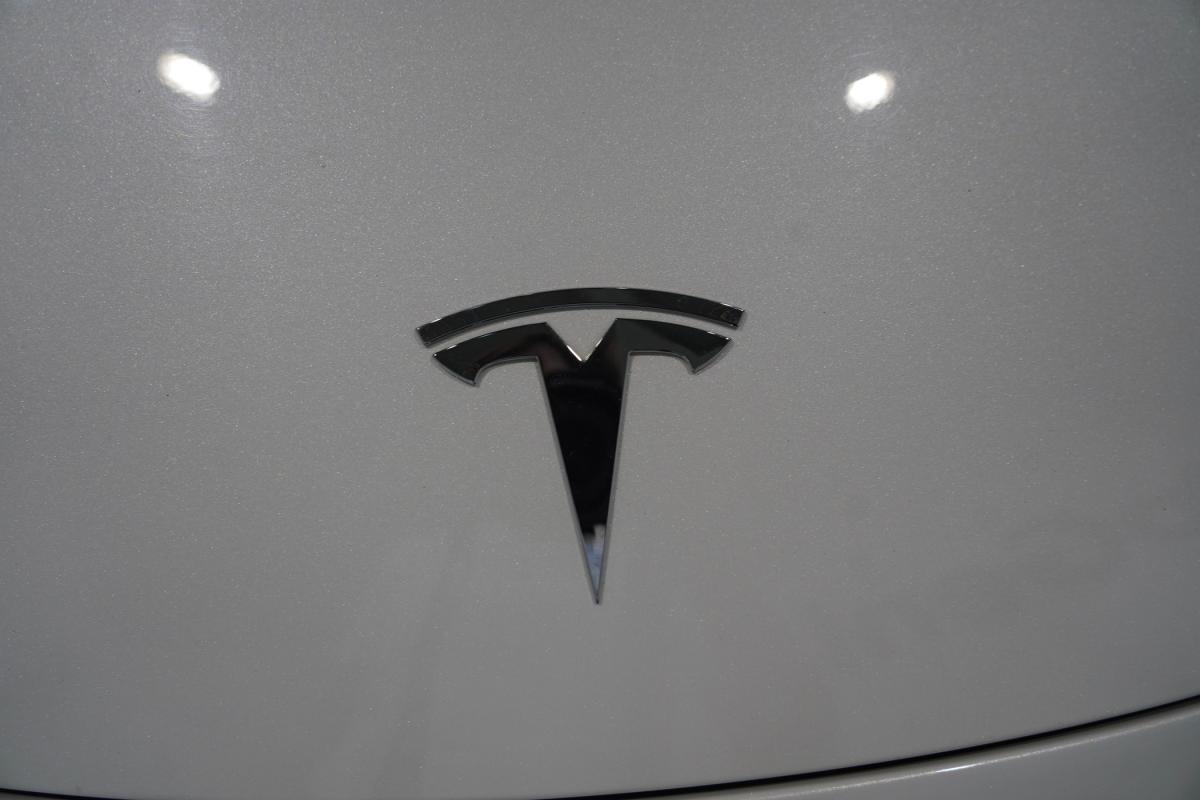 tesla-model-3-2019-eletrico-500cc