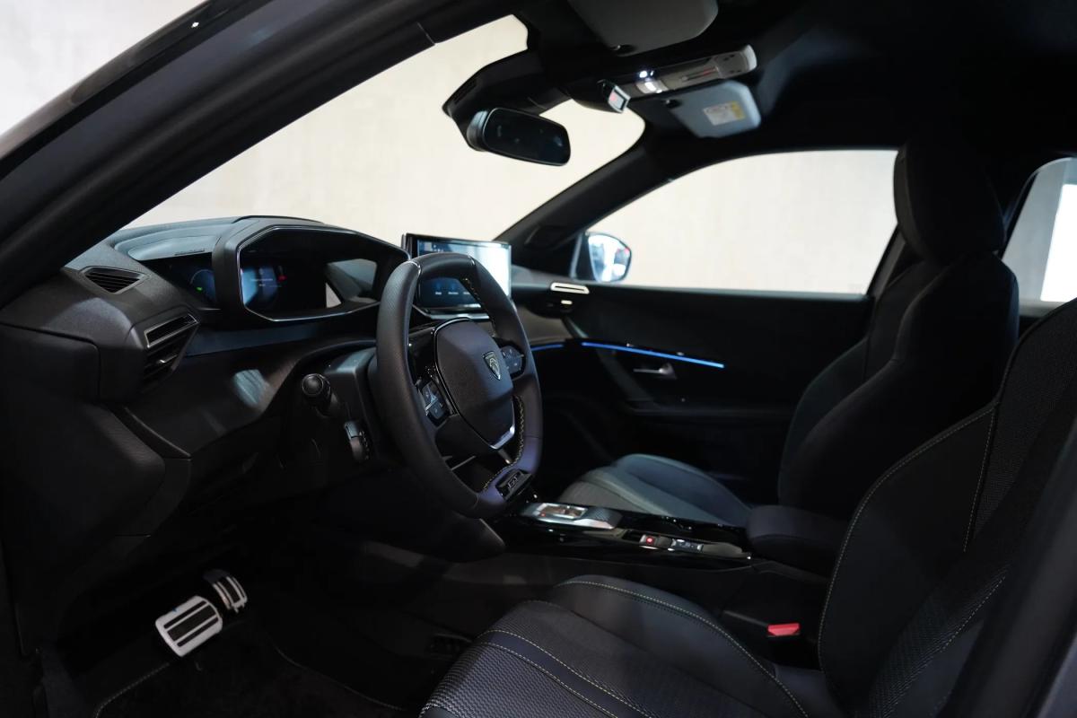 peugeot-2008-2025-eletrico-0cc