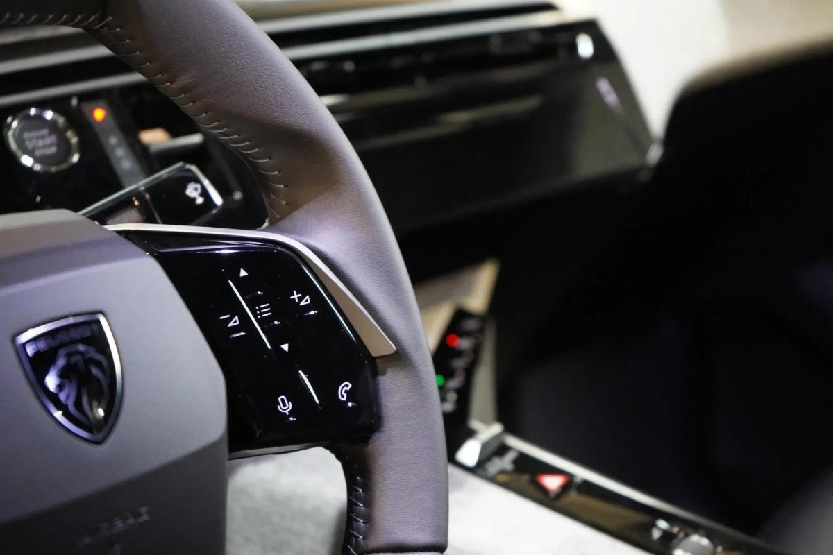 peugeot-3008-2025-hibrido-a-gasolina-1199cc