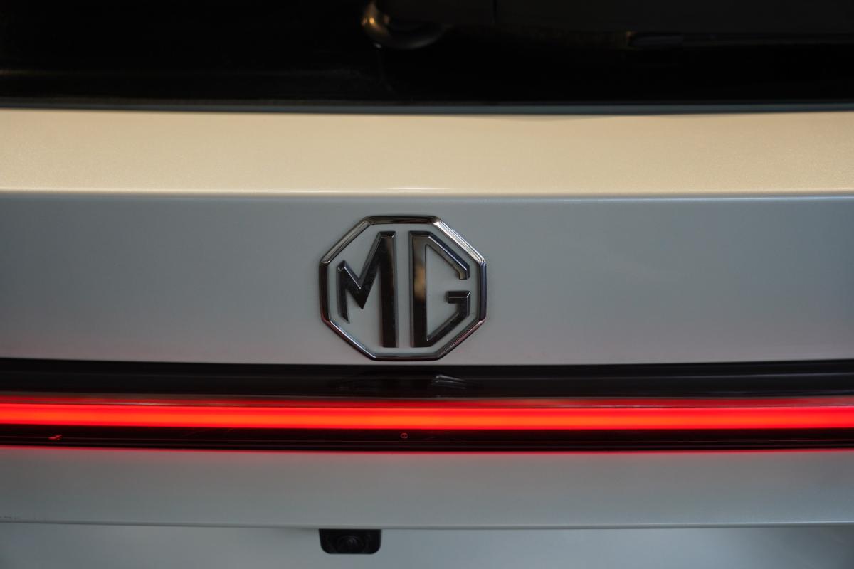 mg-hs-2025-hibrido-a-gasolina-1496cc