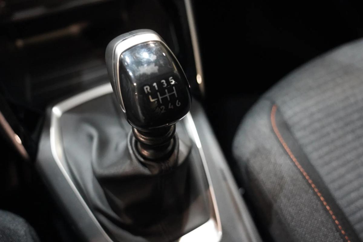 peugeot-208-2025-gasolina-1199cc