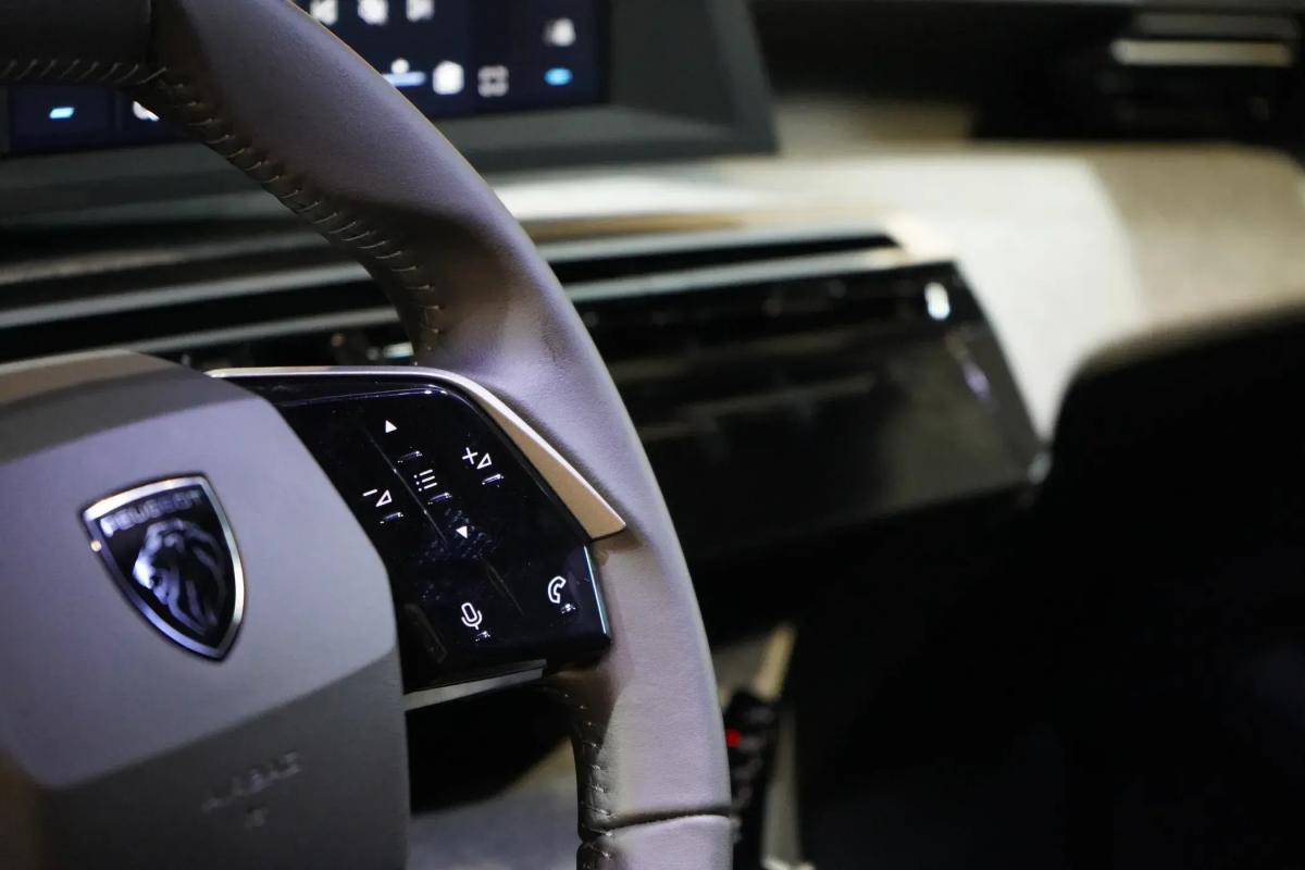 peugeot-3008-2025-hibrido-a-gasolina-1199cc