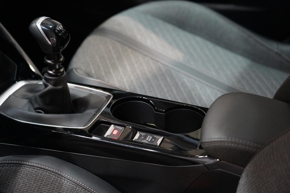 peugeot-208-2025-gasolina-1199cc
